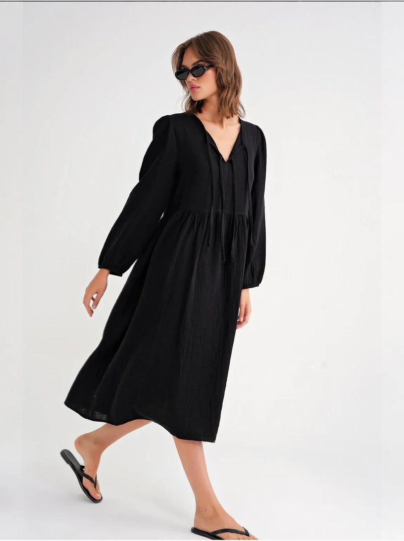 Robe mi-longue ample à col en v et fermeture à nouer mixray Noir - Kiabi