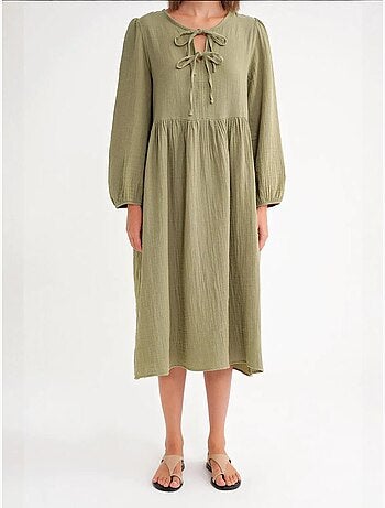 Robe mi-longue ample à col en v et fermeture à nouer mixray
