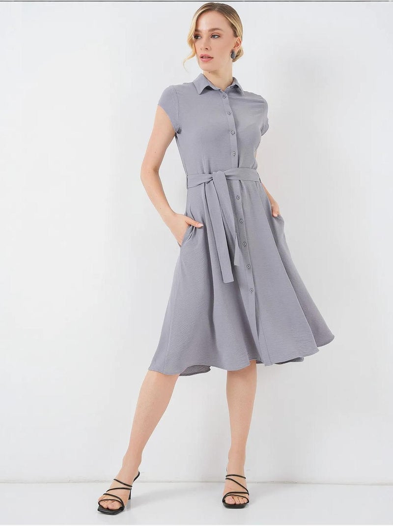 Robe mi-longue boutonnée à col chemise et coupe a avec détails de reliure bdart Gris - Kiabi