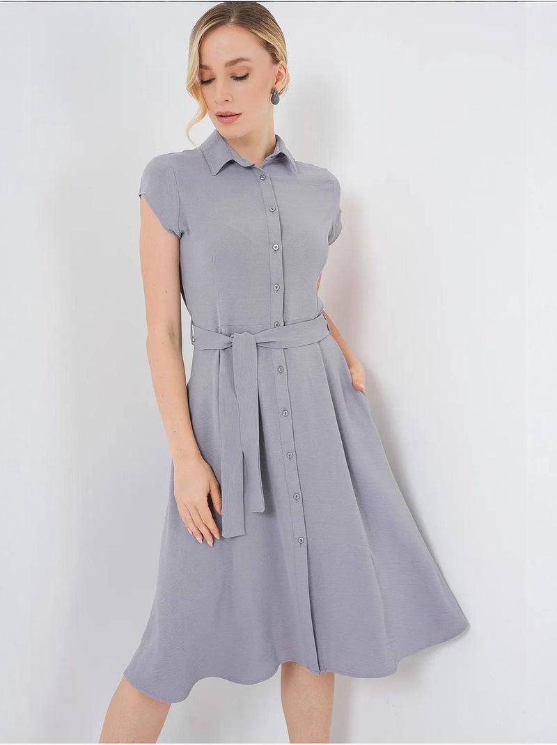 Robe mi-longue boutonnée à col chemise et coupe a avec détails de reliure bdart Gris - Kiabi