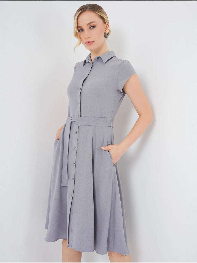 Robe mi-longue boutonnée à col chemise et coupe a avec détails de reliure bdart Gris - Kiabi