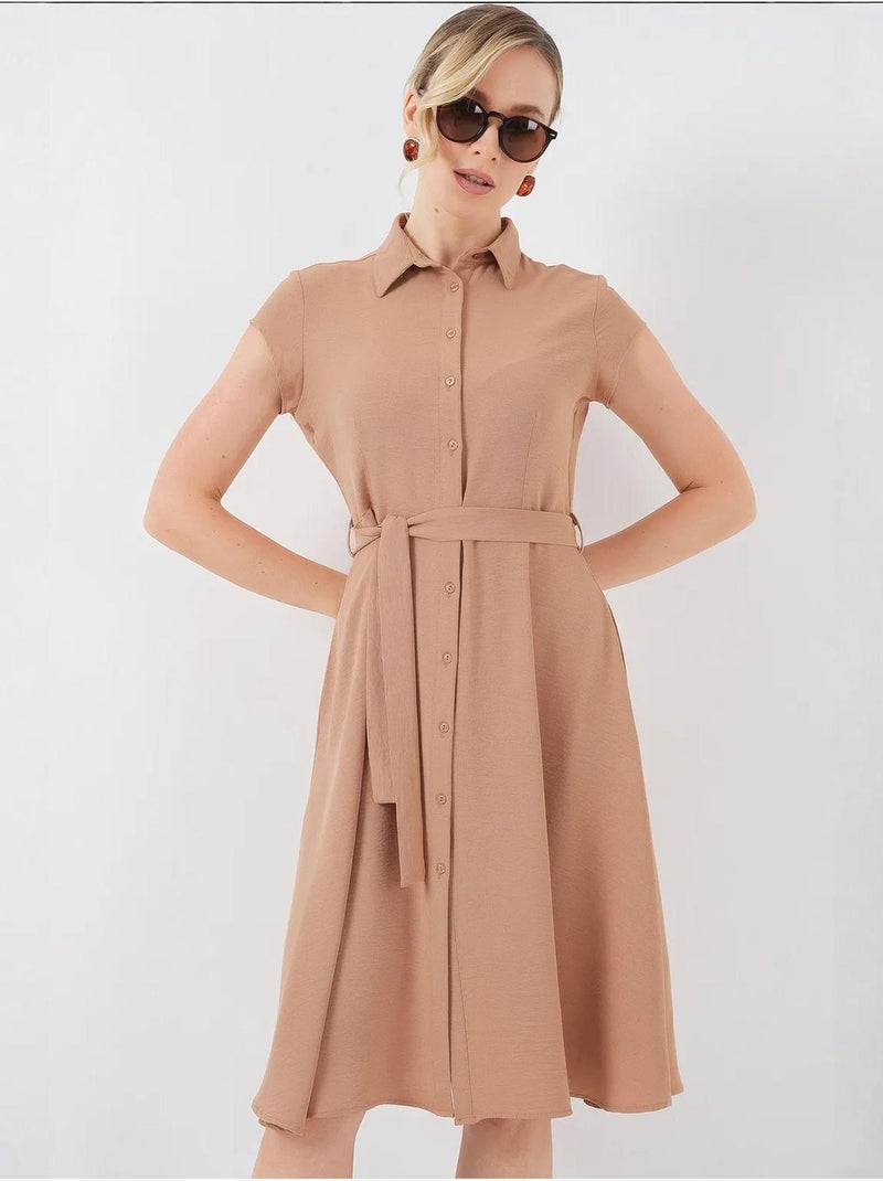 Robe mi-longue boutonnée à col chemise et coupe a avec détails de reliure bdart Marron clair - Kiabi