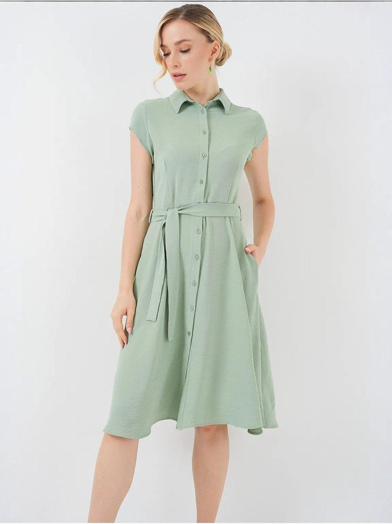Robe mi-longue boutonnée à col chemise et coupe a avec détails de reliure bdart Vert - Kiabi