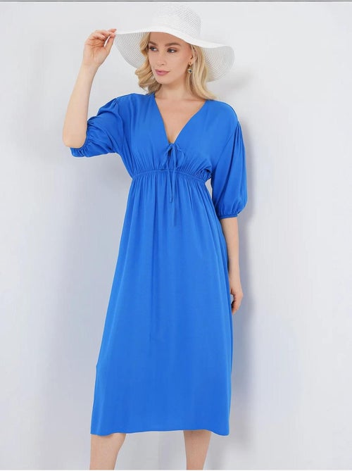 Robe mi-longue coupe a avec col en v et détails de reliure bdart - Kiabi Robe mi-longue coupe a avec col en v et détails de reliure bdart - Kiabi