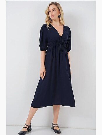 Robe mi-longue coupe a avec col en v et détails de reliure bdart