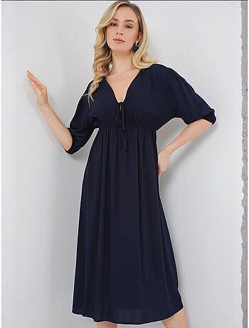 Robe mi-longue coupe a avec col en v et détails de reliure bdart