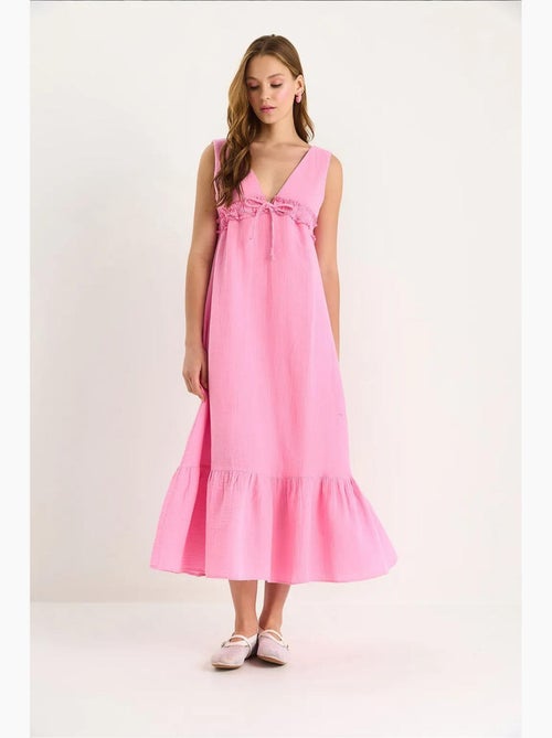 Robe mi-longue coupe a avec col en v et détails de reliure lucci - Kiabi Robe mi-longue coupe a avec col en v et détails de reliure lucci - Kiabi
