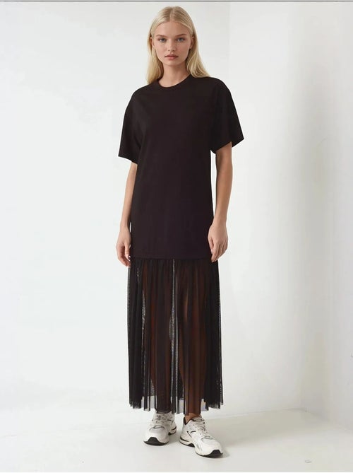 Robe mi-longue coupe confortable avec jupe en tulle collection pika - Kiabi Robe mi-longue coupe confortable avec jupe en tulle collection pika - Kiabi