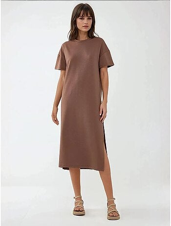 Robe mi-longue coupe décontractée à col ras du cou
