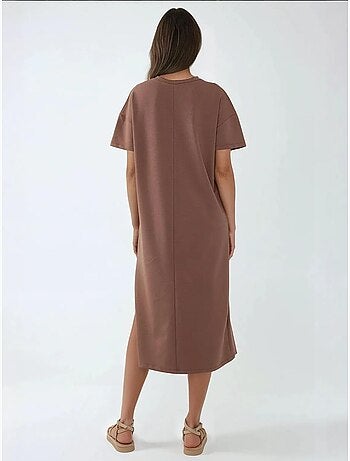 Robe mi-longue coupe décontractée à col ras du cou