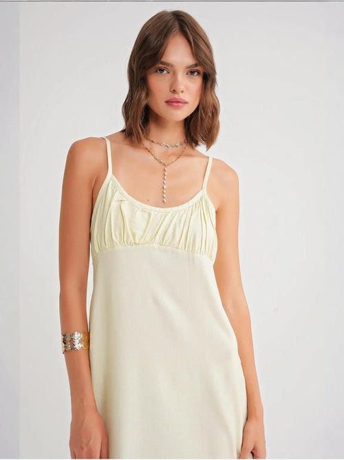 Robe mi-longue décontractée avec col carré et détails à volants mixray - Kiabi