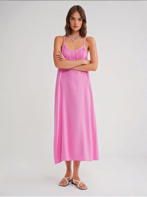 Robe mi-longue décontractée avec col carré et détails à volants mixray - Kiabi