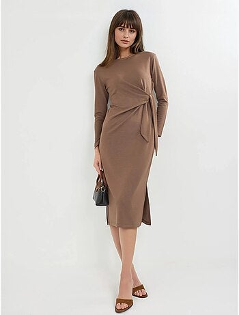 Robe mi-longue en maille à col rond
