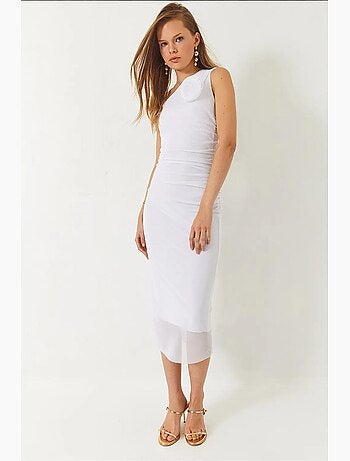 Robe mi-longue en tulle doublée avec accessoire rose amovible lucci