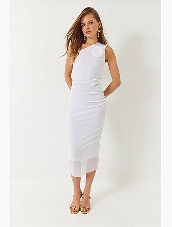 Robe mi-longue en tulle doublée avec accessoire rose amovible lucci