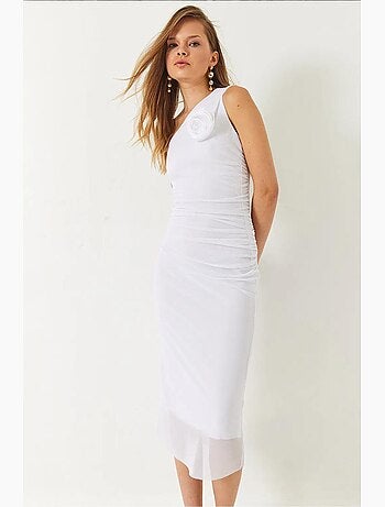 Robe mi-longue en tulle doublée avec accessoire rose amovible lucci