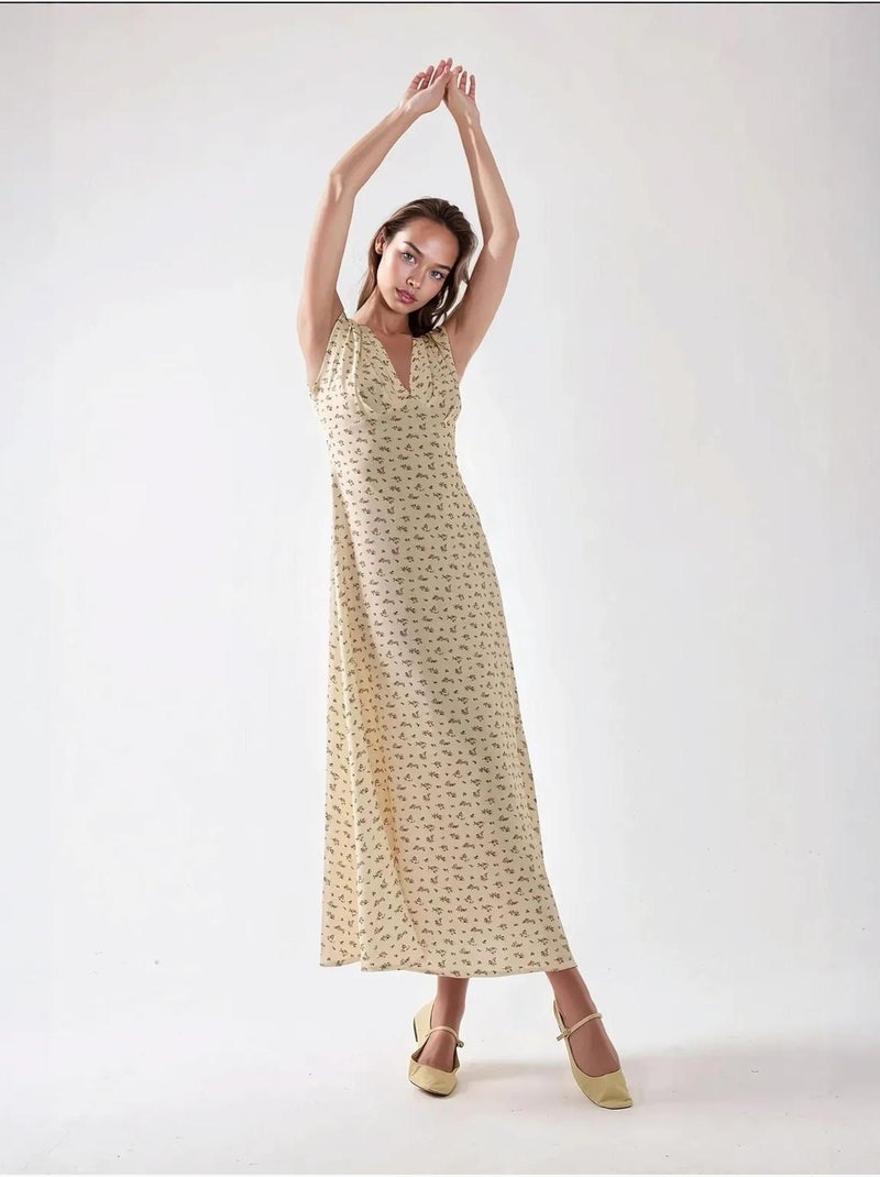 Robe mi-longue fleurie à col en v Multicolore - Kiabi