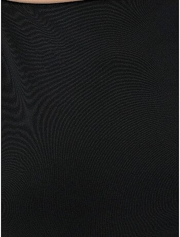 Robe mi-longue moulante à col licou