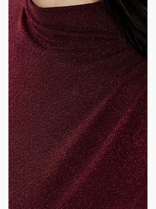 Robe mi-longue moulante sans manches avec col ras du cou et fermeture éclair hiccup - Kiabi Robe mi-longue moulante sans manches avec col ras du cou et fermeture éclair hiccup - Kiabi