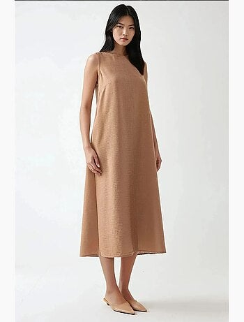 Robe mi-longue sans manches à col ras du cou en lin hiccup