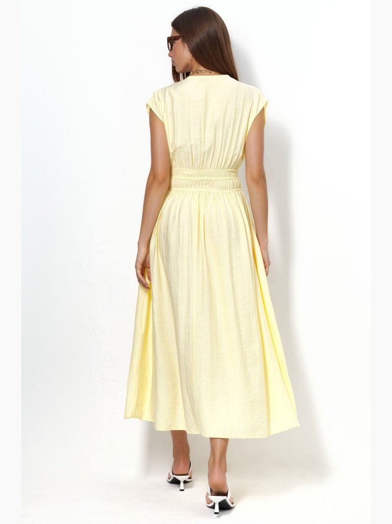 Robe mi-longue texturée à col en v busem Jaune citron - Kiabi