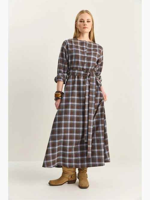 Robe midi à carreaux luci avec ceinture lucci - Kiabi Robe midi à carreaux luci avec ceinture lucci - Kiabi