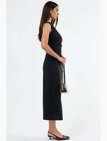 Robe midi à col asymétrique avec détails accessoires busem