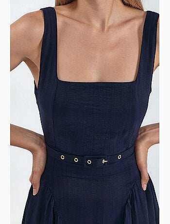 Robe midi à col carré avec ceinture busem