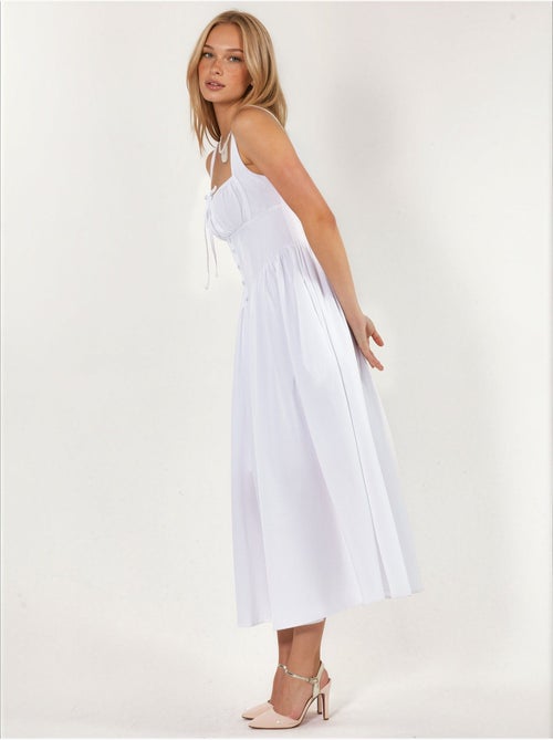 Robe midi à col carré avec détail boutonné busem - Kiabi Robe midi à col carré avec détail boutonné busem - Kiabi