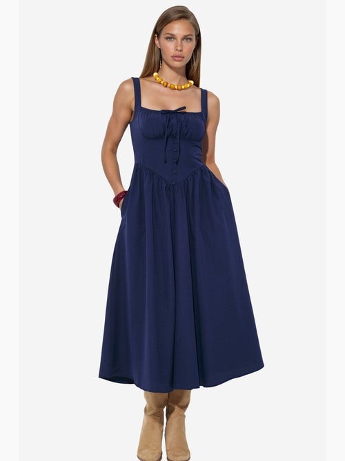 Robe midi à col carré avec détail boutonné busem - Kiabi Robe midi à col carré avec détail boutonné busem - Kiabi