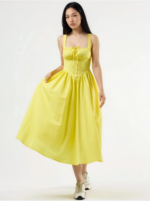 Robe midi à col carré avec détail boutonné busem - Kiabi Robe midi à col carré avec détail boutonné busem - Kiabi