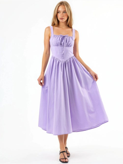 Robe midi à col carré avec détail boutonné busem - Kiabi Robe midi à col carré avec détail boutonné busem - Kiabi