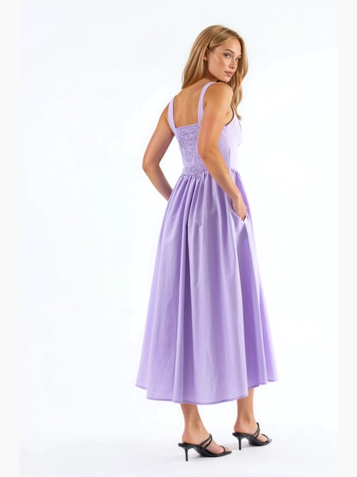 Robe midi à col carré avec détail boutonné busem - Kiabi Robe midi à col carré avec détail boutonné busem - Kiabi