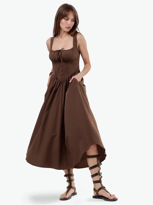 Robe midi à col carré avec détail boutonné busem - Kiabi Robe midi à col carré avec détail boutonné busem - Kiabi
