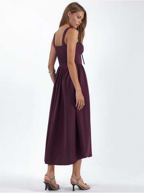 Robe midi à col carré avec détail boutonné busem - Kiabi Robe midi à col carré avec détail boutonné busem - Kiabi