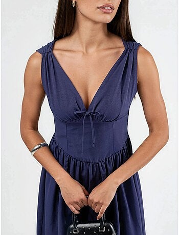 Robe midi à col en v et détail noué busem