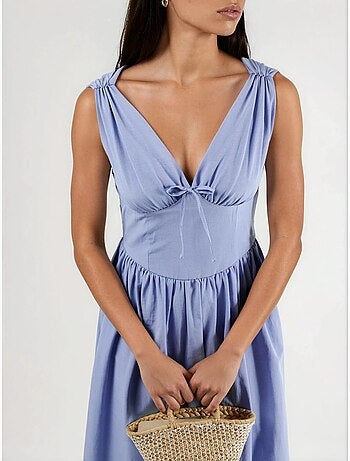 Robe midi à col en v et détail noué busem