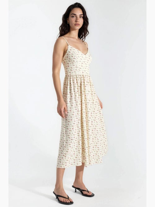 Robe midi à col en v fleurie hiccup - Kiabi Robe midi à col en v fleurie hiccup - Kiabi