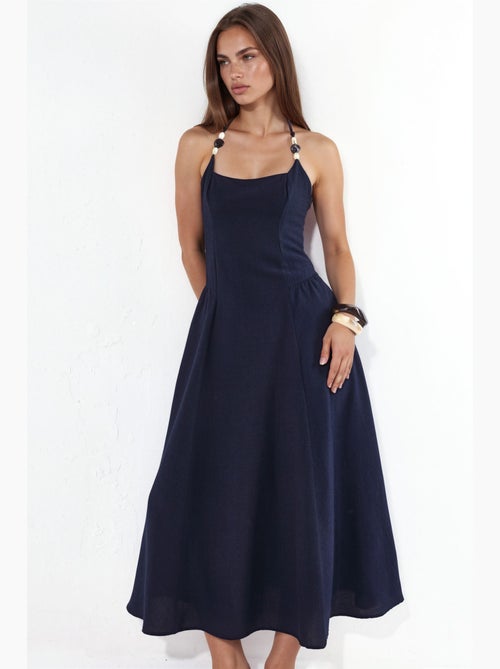 Robe midi à col licou avec détail perlé hiccup - Kiabi Robe midi à col licou avec détail perlé hiccup - Kiabi