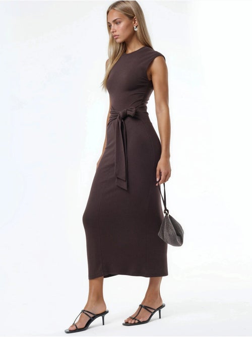 Robe midi à col rond et détail noué busem - Kiabi Robe midi à col rond et détail noué busem - Kiabi