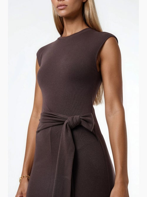 Robe midi à col rond et détail noué busem - Kiabi Robe midi à col rond et détail noué busem - Kiabi