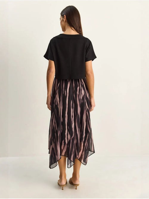 Robe midi à imprimé abstrait et col bateau lucci - Kiabi Robe midi à imprimé abstrait et col bateau lucci - Kiabi