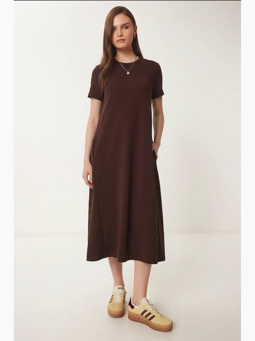 Robe midi à manches courtes et col rond istanbul - Kiabi Robe midi à manches courtes et col rond istanbul - Kiabi