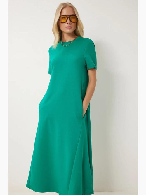 Robe midi à manches courtes et col rond istanbul - Kiabi Robe midi à manches courtes et col rond istanbul - Kiabi