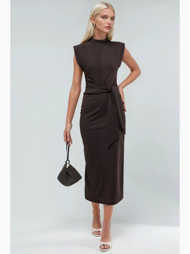 Robe midi ajustée sans manches avec détail à nouer busem Marron foncé - Kiabi