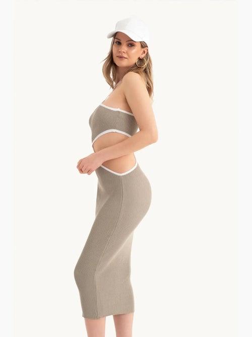 Robe midi asymétrique avec découpe latérale hiccup - Kiabi Robe midi asymétrique avec découpe latérale hiccup - Kiabi