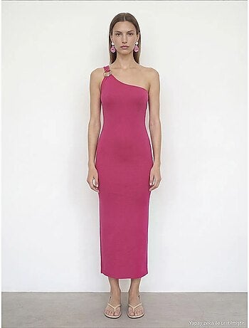 Robe midi asymétrique en maille côtelée, une épaule dilvin