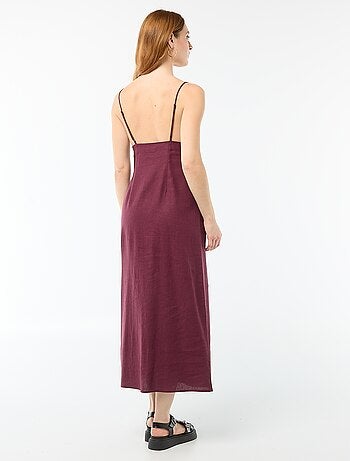 Robe midi avec bijou fantaisie au col