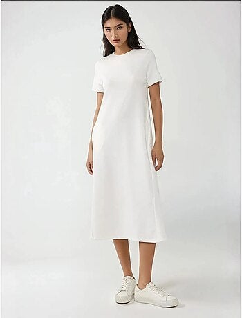 Robe midi basique à col ras du cou et manches courtes