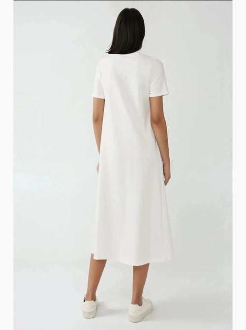 Robe midi basique à col ras du cou et manches courtes hiccup - Kiabi Robe midi basique à col ras du cou et manches courtes hiccup - Kiabi